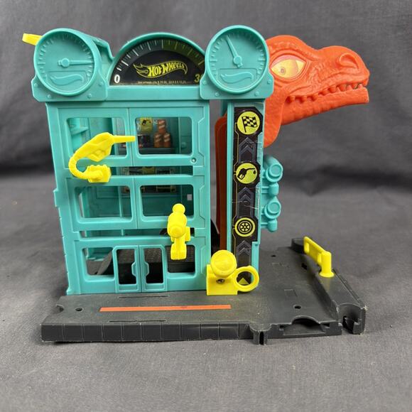 Hot Wheels Other - Hot Wheels Downtown Speed Shop Escape Dino Playset - No Cars